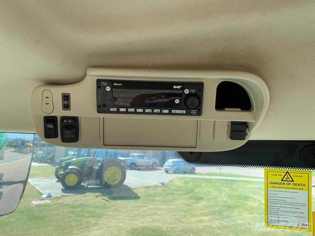 John Deere 6215R Traktori
