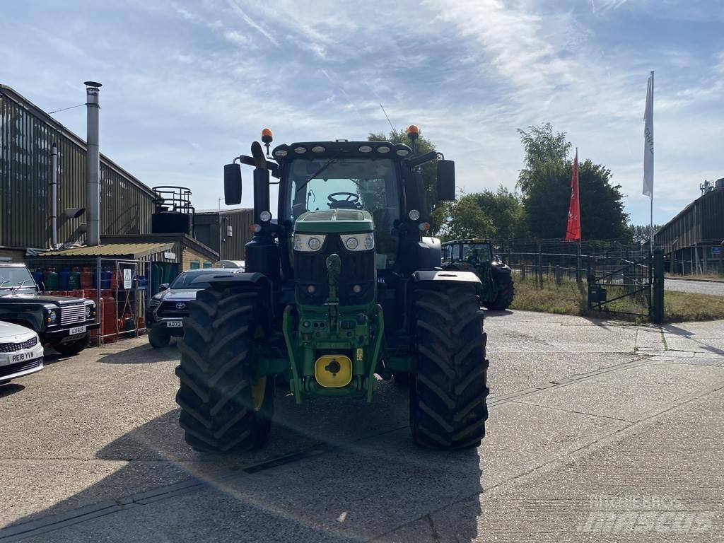 John Deere 6250R Traktori