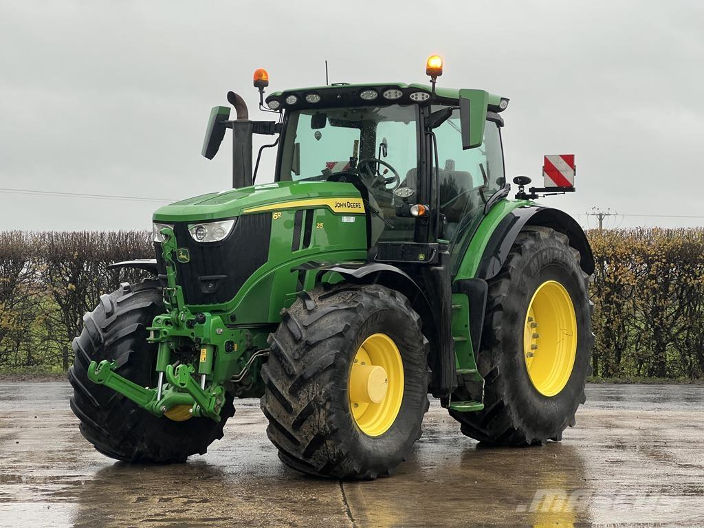 John Deere 6R215 Traktori