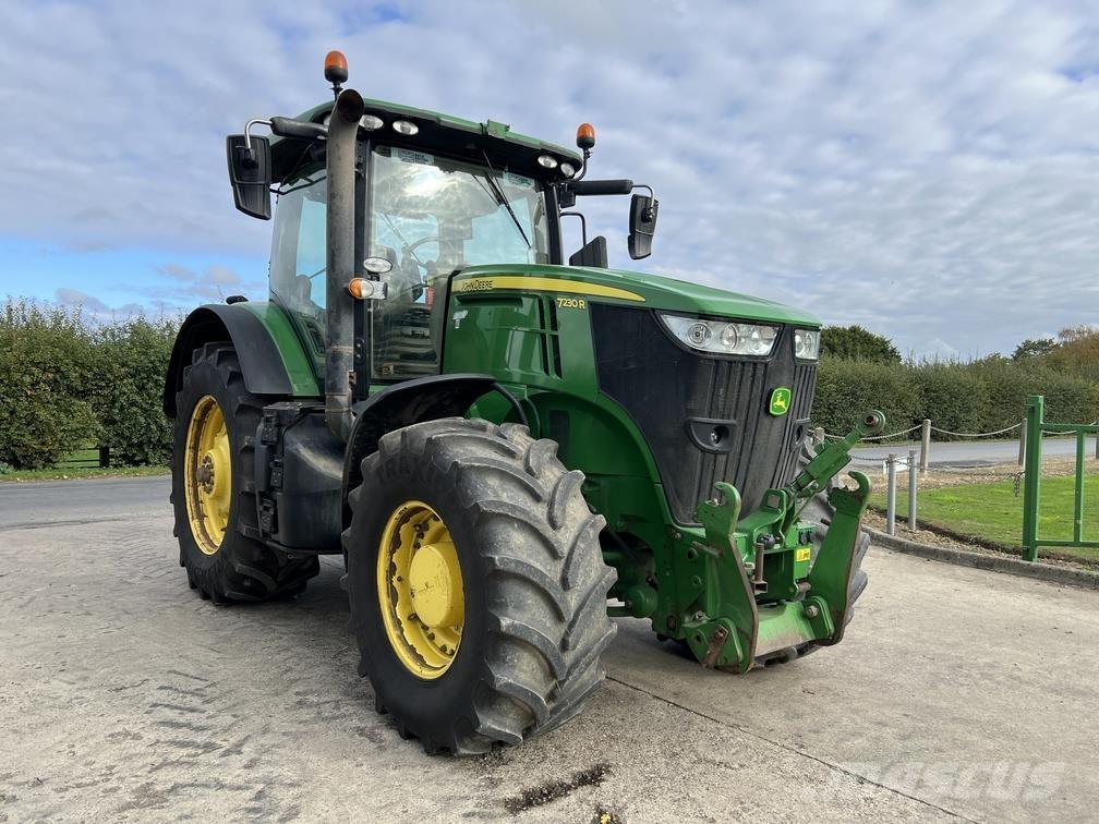 John Deere 7230R Traktori