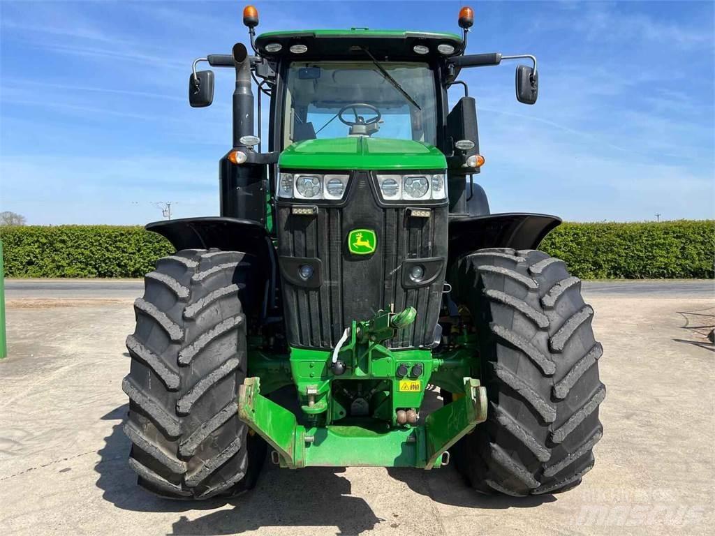 John Deere 7310R Traktori