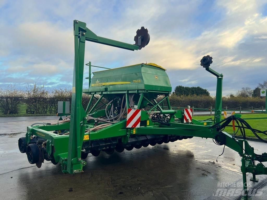 John Deere 750A Sijačice