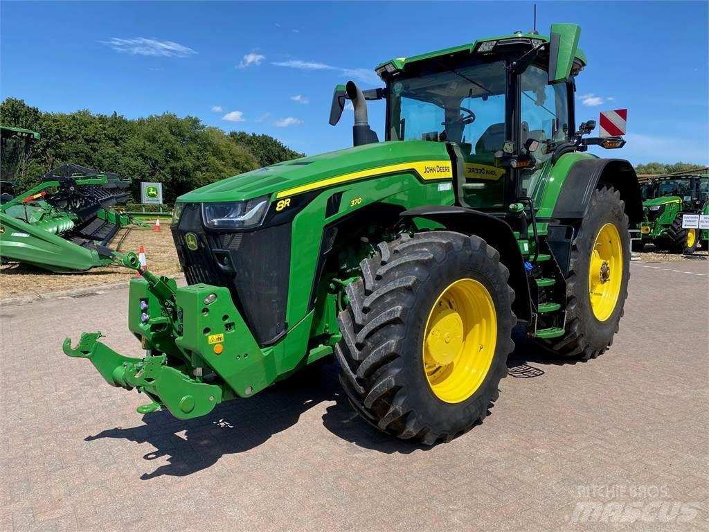 John Deere 8R370 Traktori