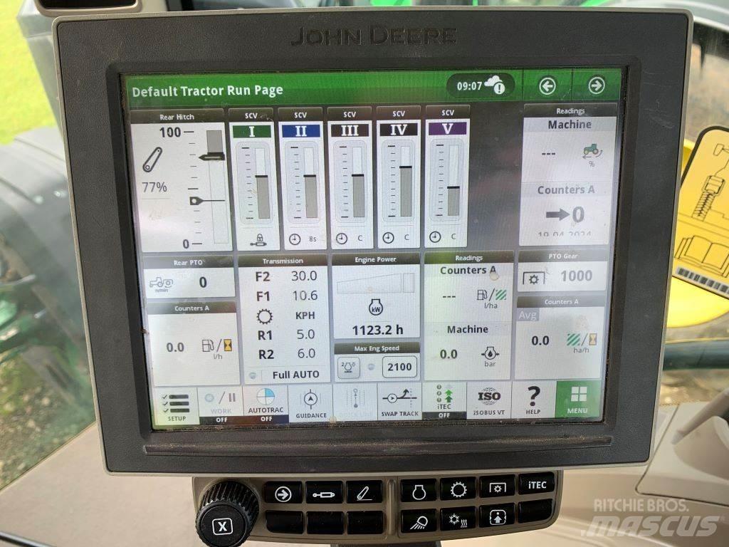 John Deere 8RX410 Traktori