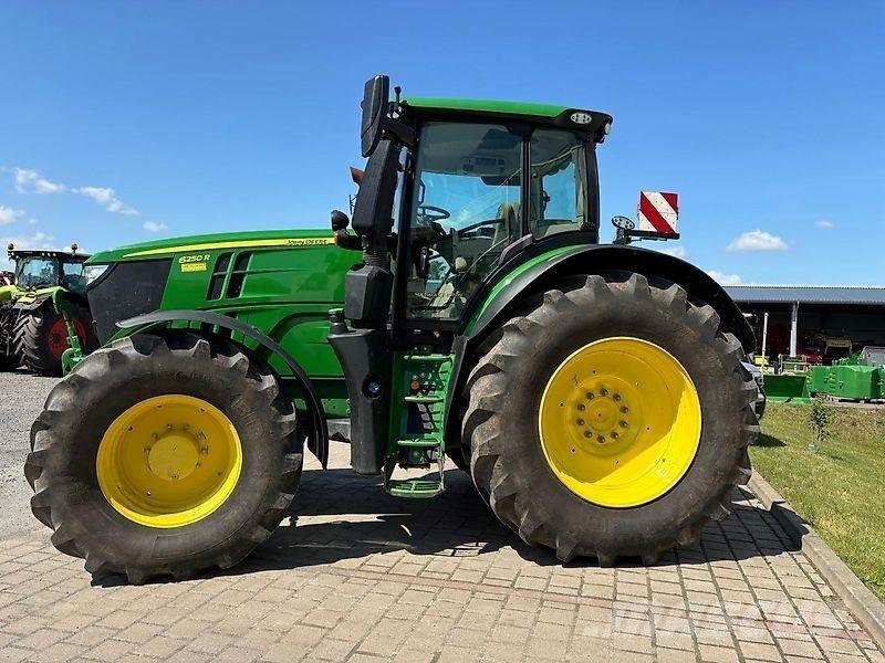 John Deere 6250R Traktori