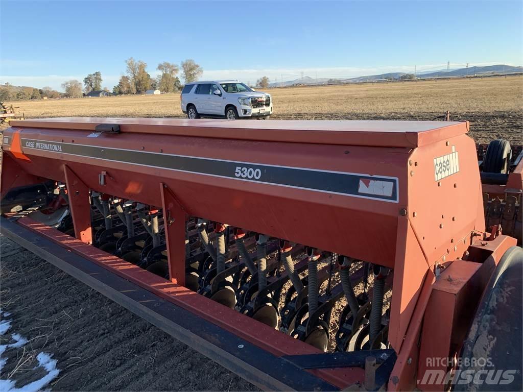 Case IH 5300 Ostali stroji i dodatna oprema za sjetvu i sadnju