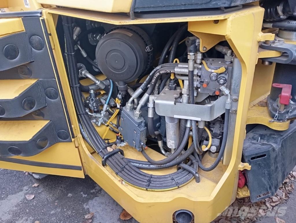 Bomag BW 203 AD-4 Valjci sa dvojnim bubnjem