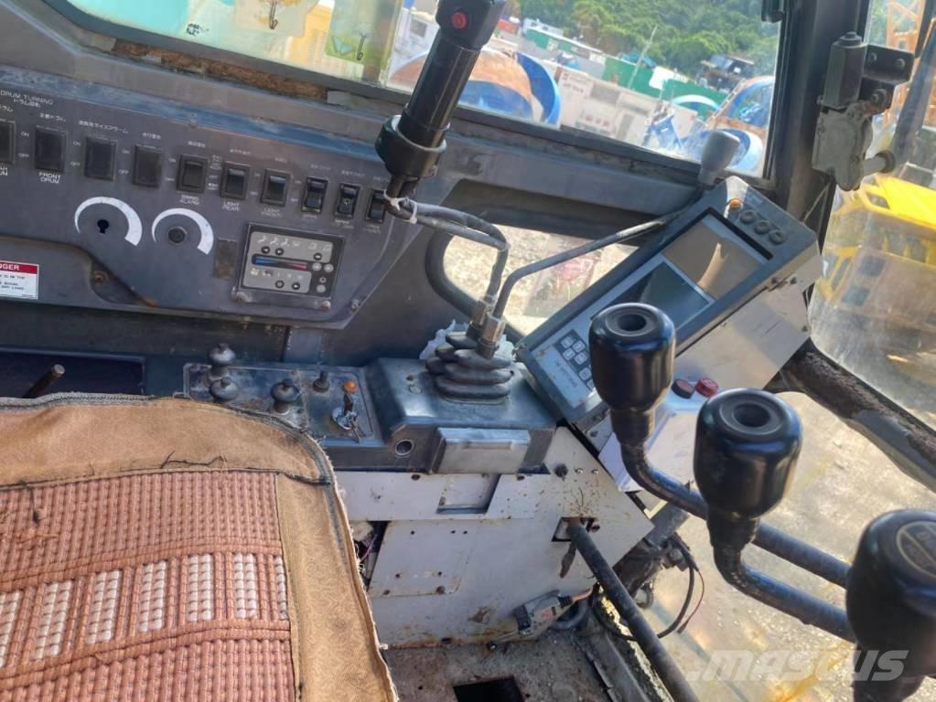 Kobelco CKE 2500 Kranovi sa gusjenicama
