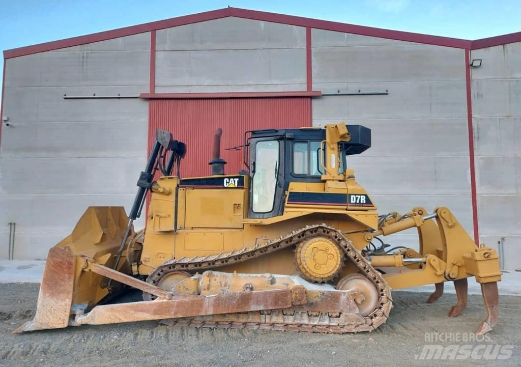 CAT D7R SERIE 2 Buldožeri gusjeničari