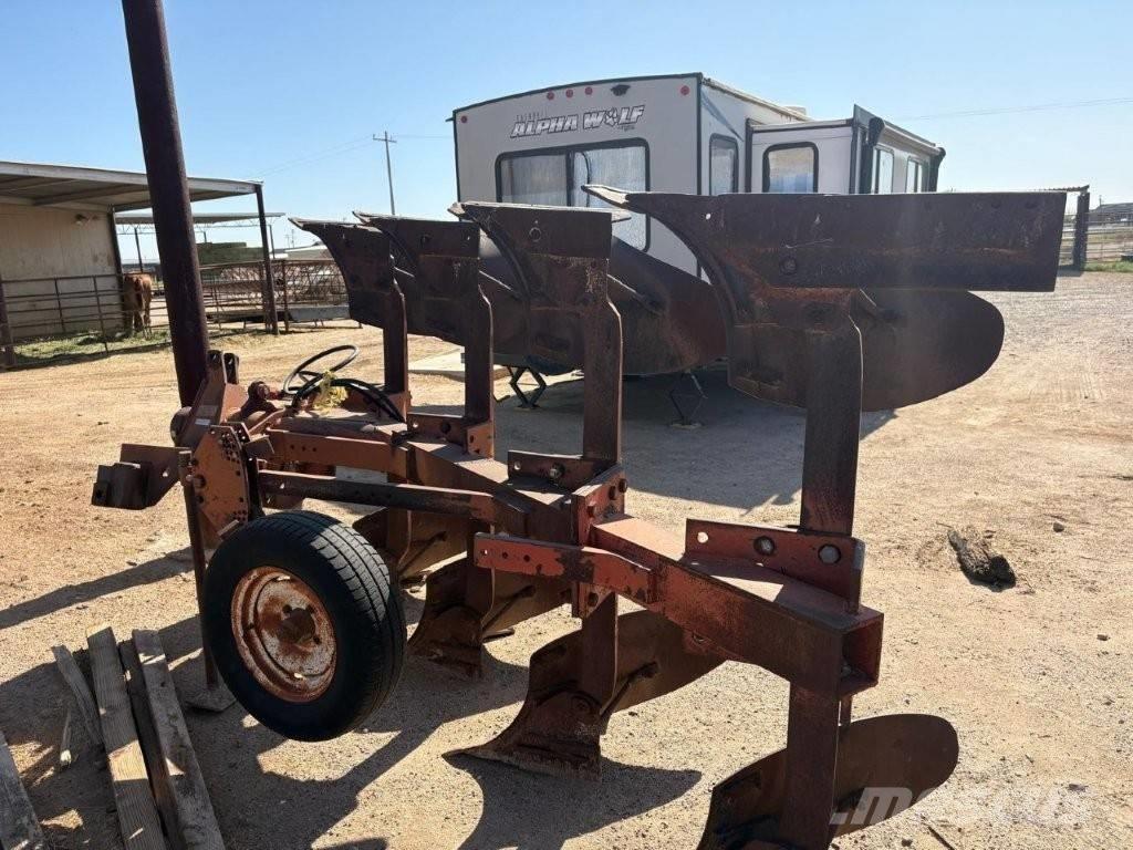 Case IH 140 plow Ostala oprema za traktore