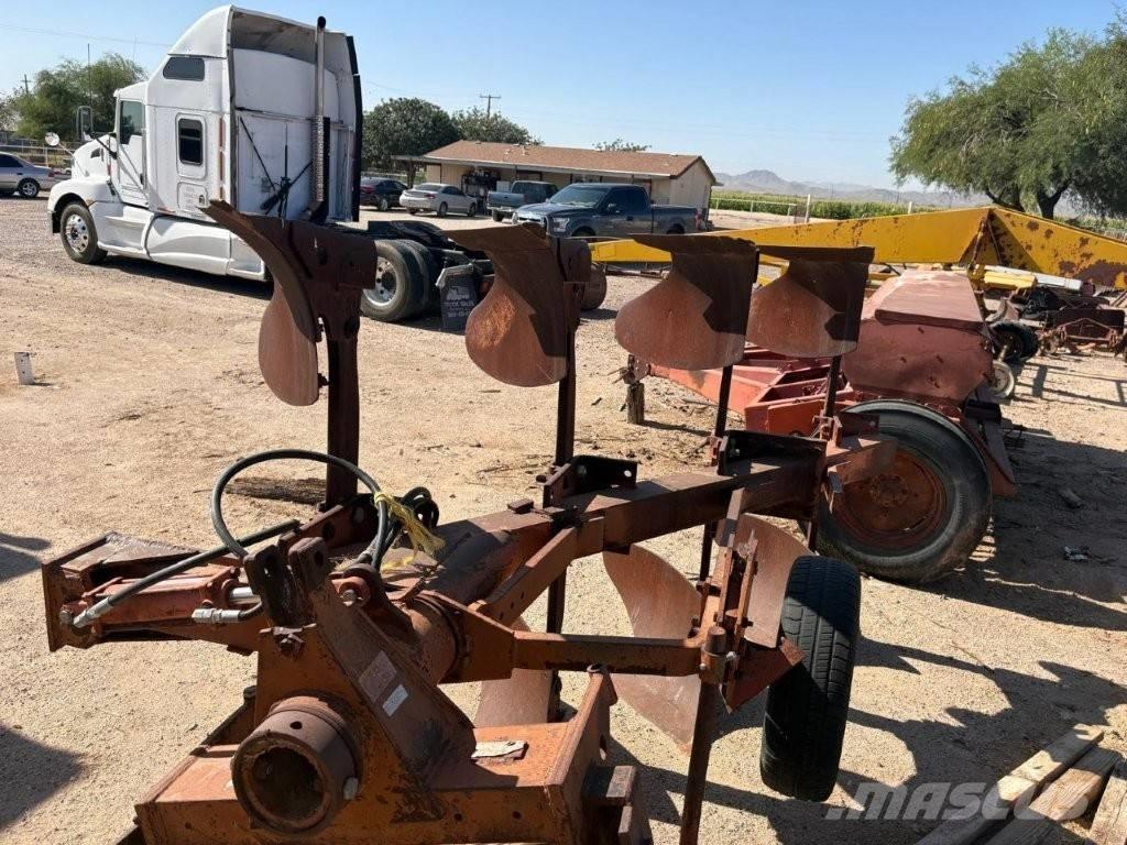 Case IH 140 plow Ostala oprema za traktore