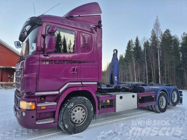 Scania R 560 Rol kiper kamioni s kukama za dizanje