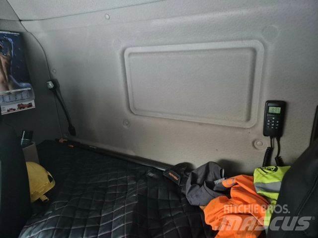 Scania R 560 Rol kiper kamioni s kukama za dizanje