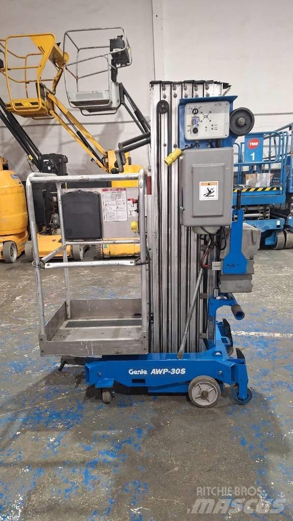 Genie AWP 30 S Vertikalne radne podizne platforme