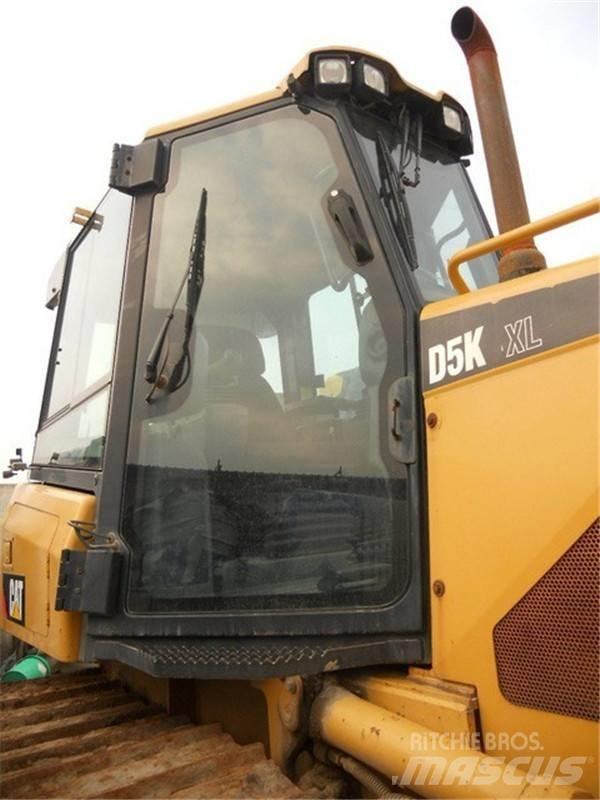 CAT D 5 K LGP Buldožeri gusjeničari