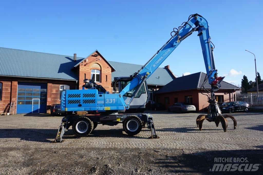 Fuchs MHL 331 Bageri za manipuliranje materijalom / otpadom