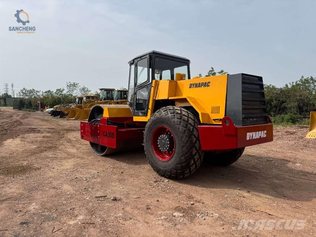 Dynapac CA 30 D Valjci sa jednim bubnjem
