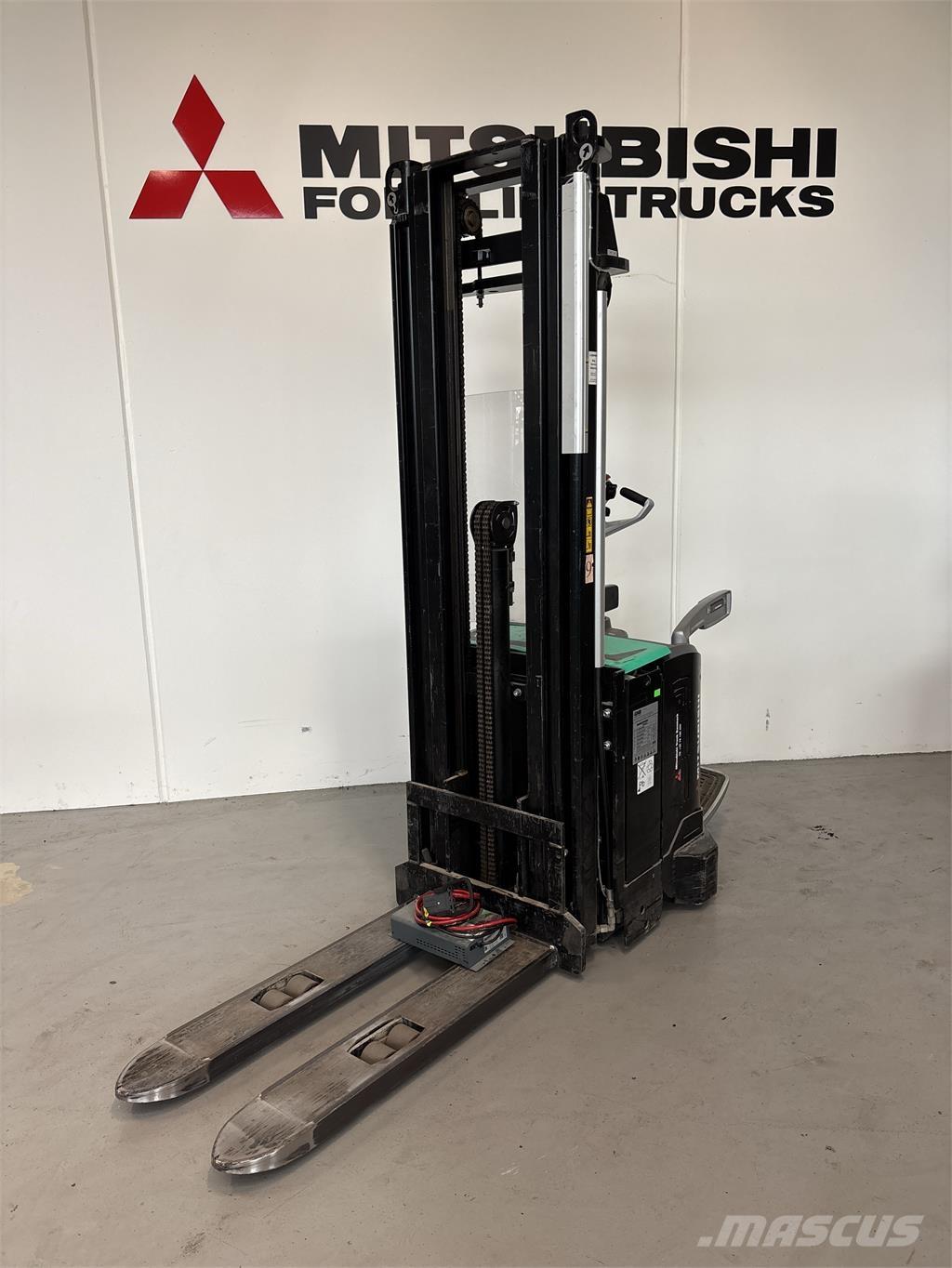 Mitsubishi SBV16N Samopogonski ručni viličari