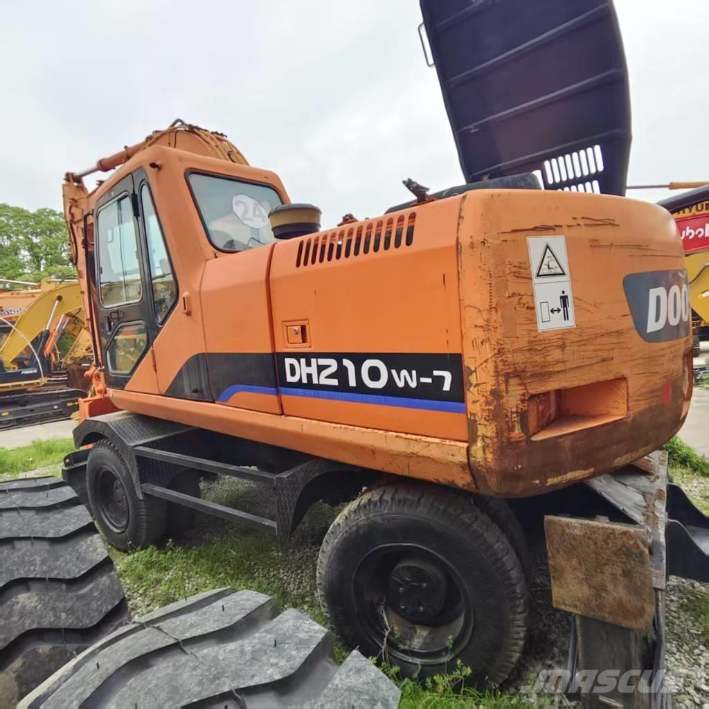 Doosan DH 210 W-7 Bageri na kotačima