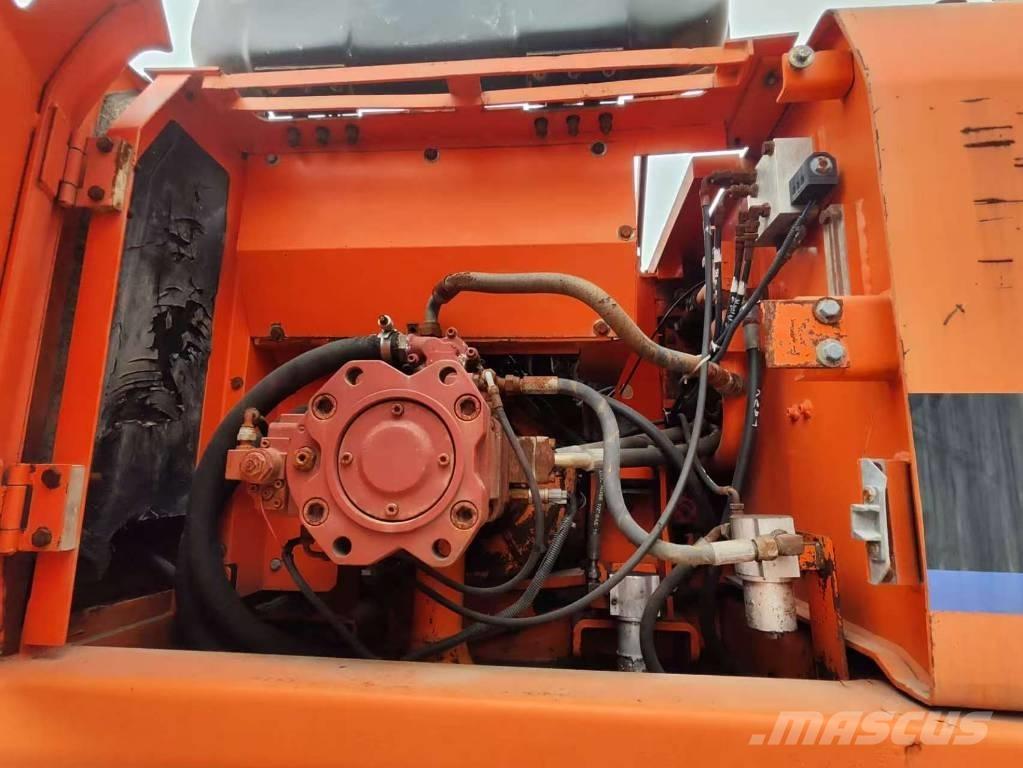 Doosan DH 210 W-7 Bageri na kotačima