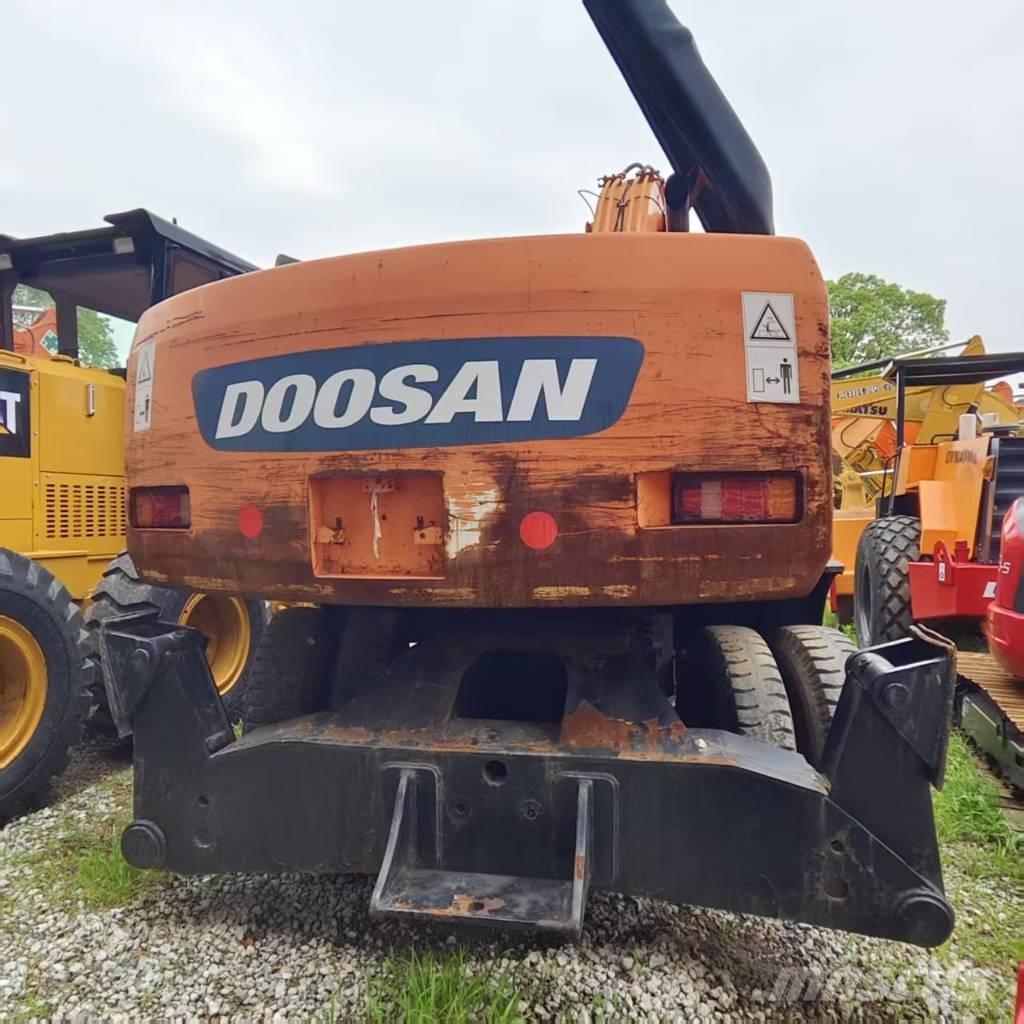 Doosan DH 210 W-7 Bageri na kotačima