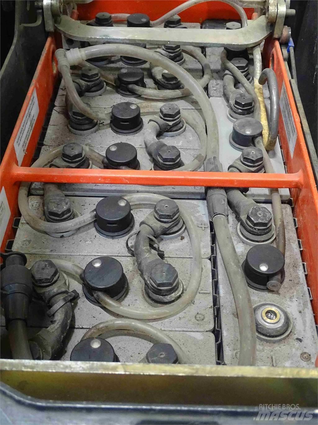 Linde L12LSP Ručni električni viličar