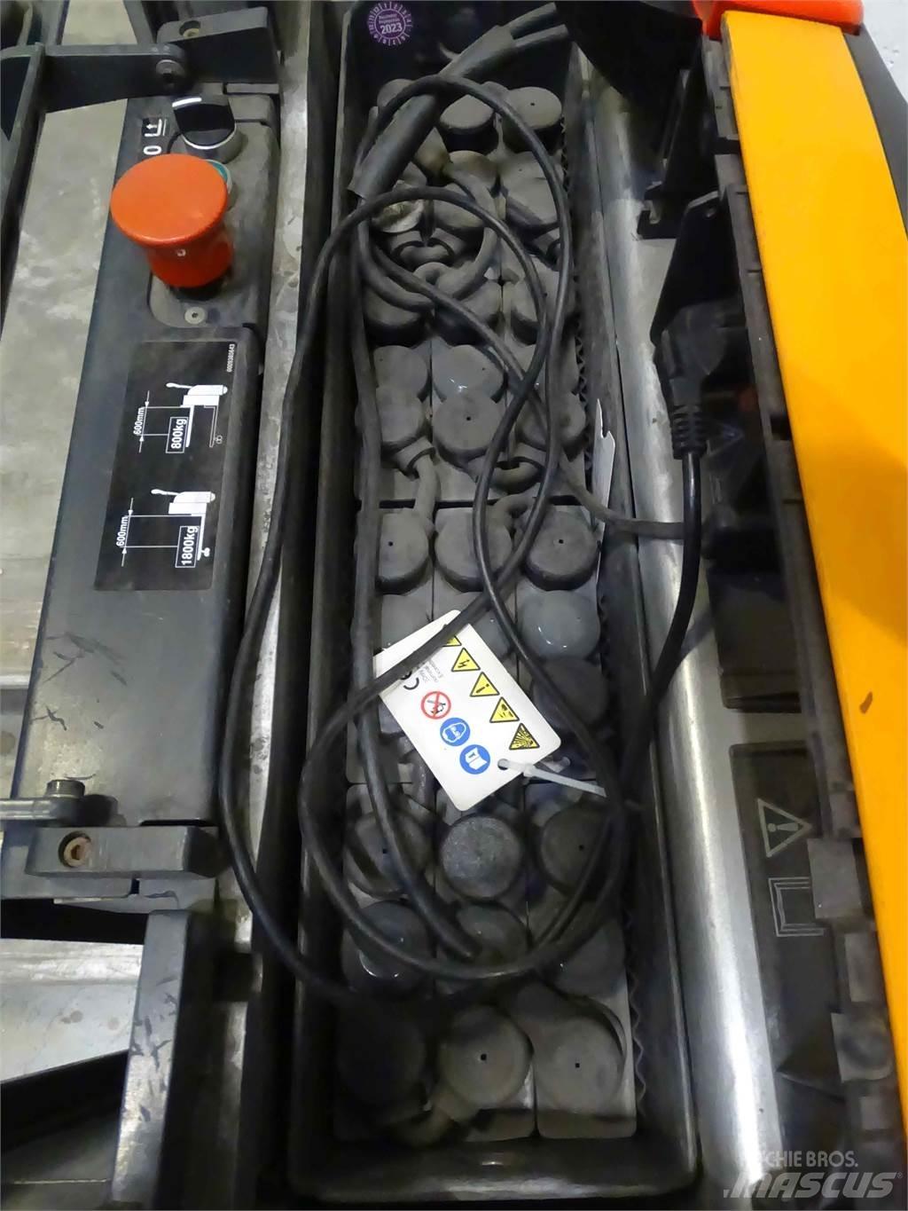 Still EXU-H18 Ručni električni viličar