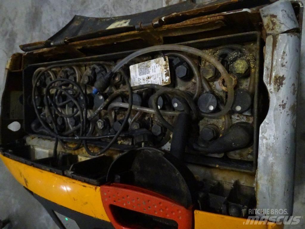 Still EXU16 Nisko podizni električni viličar