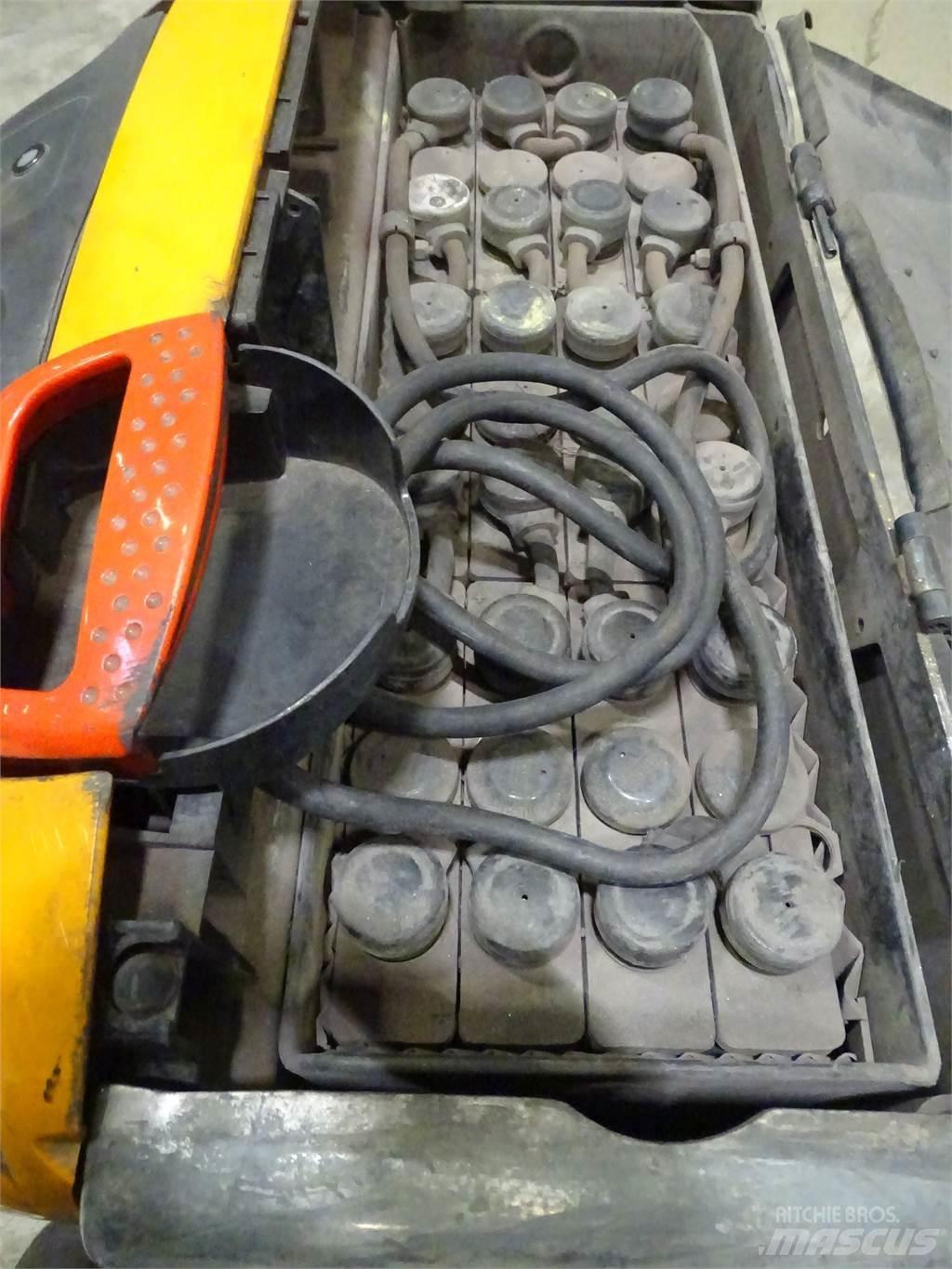 Still EXU16 Nisko podizni električni viličar