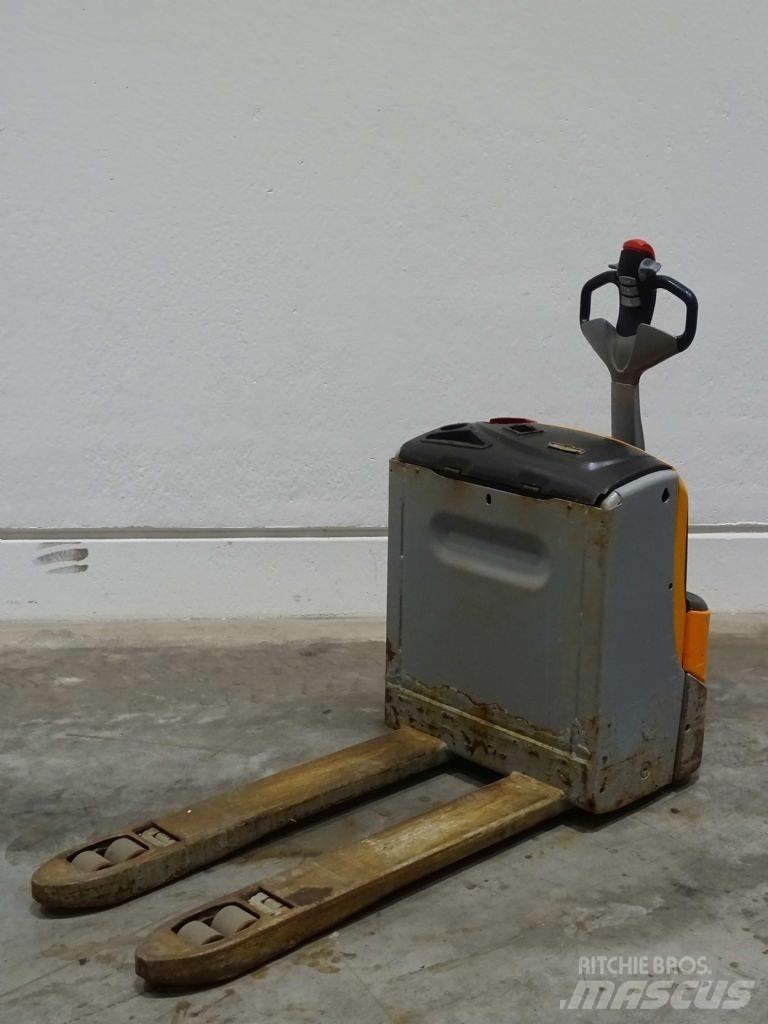 Still EXU18 Nisko podizni električni viličar