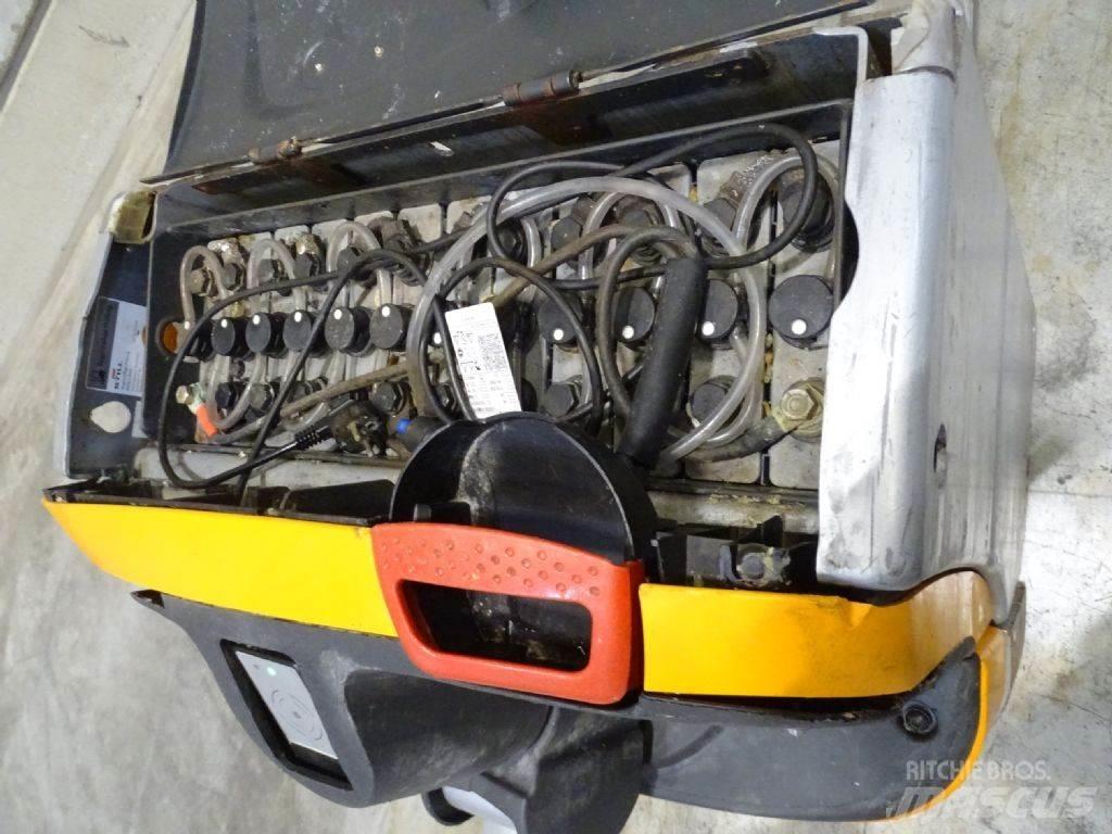 Still EXU18 Nisko podizni električni viličar