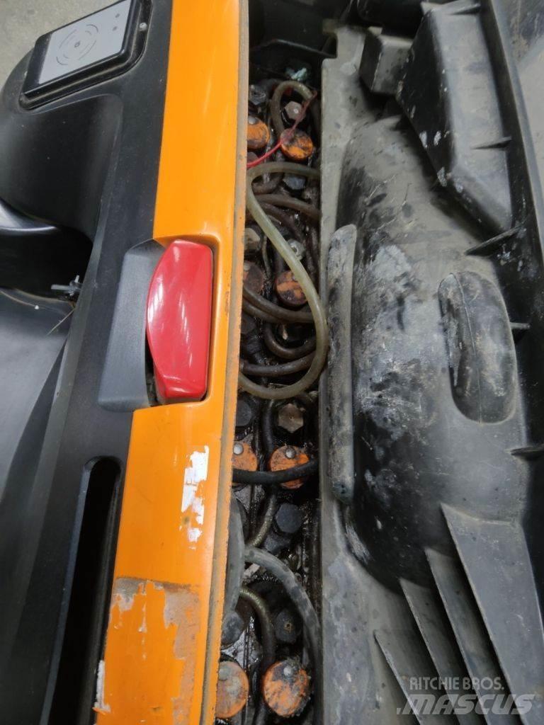 Still EXV10 Ručni električni viličar