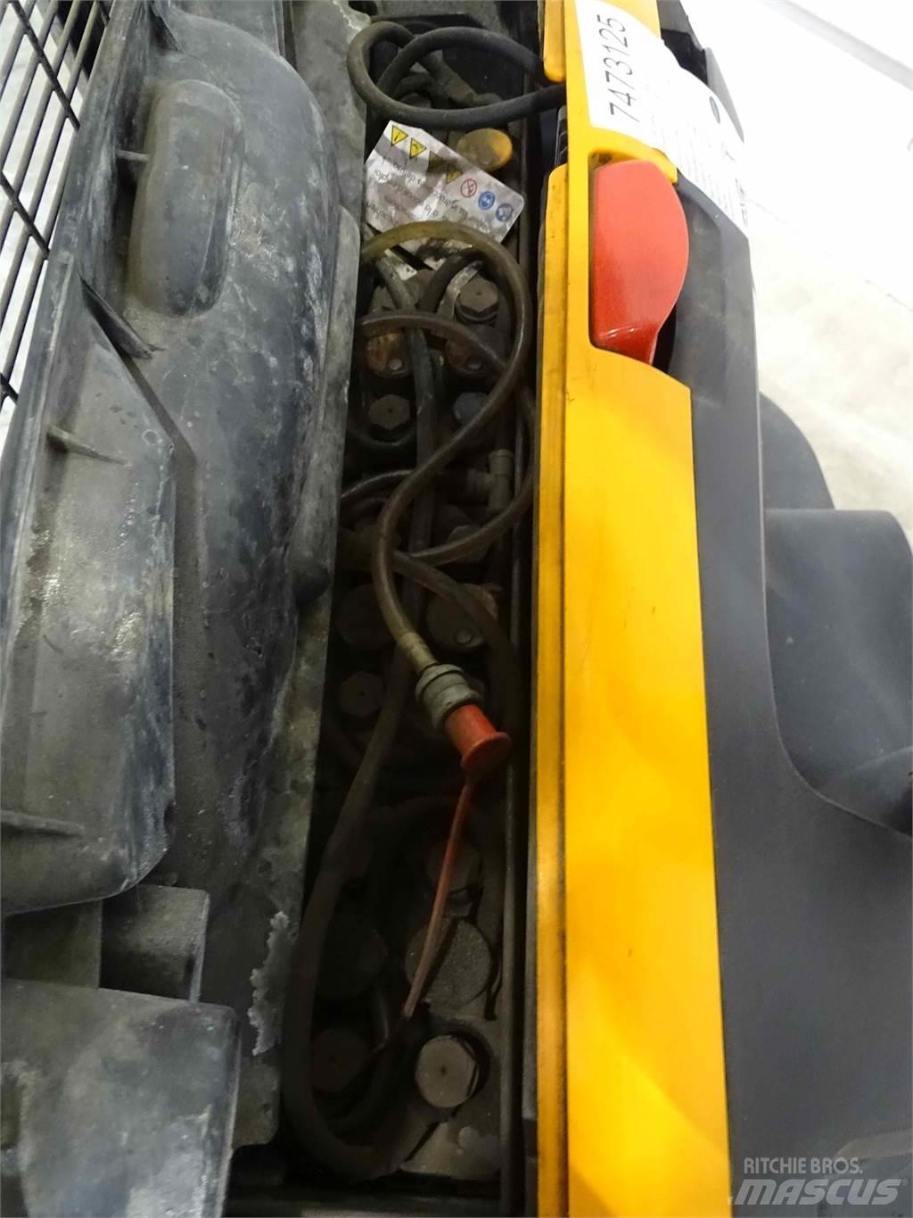 Still EXV10 Ručni električni viličar