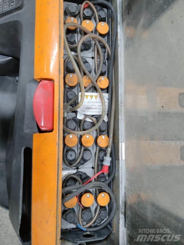 Still EXV12 Ručni električni viličar