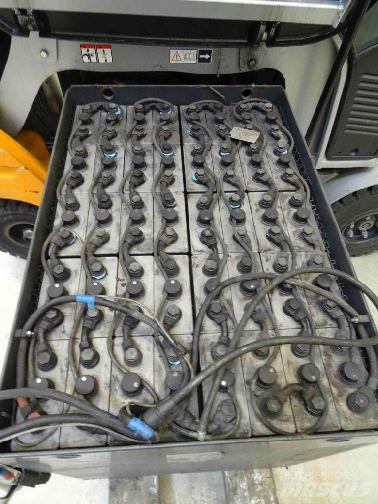 Still RX60-25/600 Električni viličari