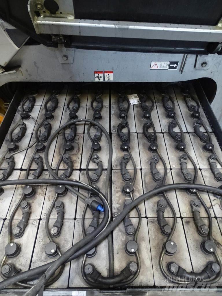 Still RX60-40 Električni viličari