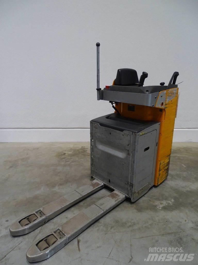 Still SXH20 Nisko podizni električni viličar