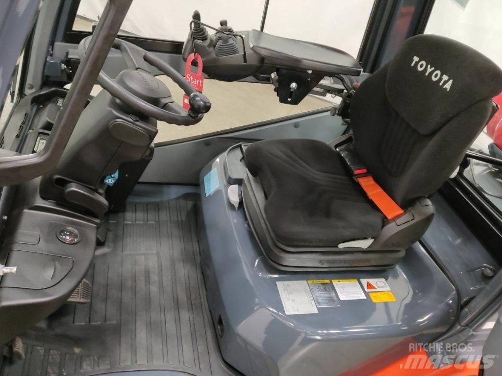 Toyota 02-8FGF30 Plinski viličari