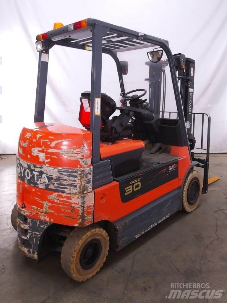 Toyota 7FBMF30 Električni viličari