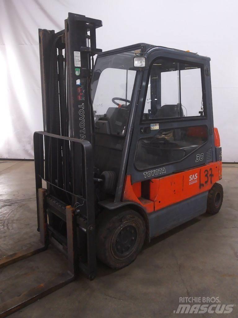 Toyota 7FBMF30 Električni viličari
