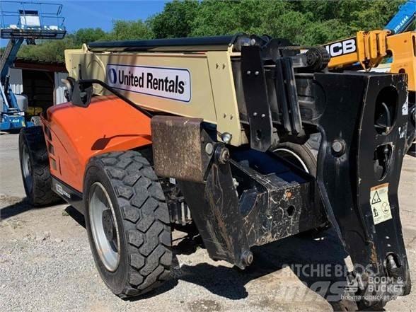 JLG 1055 Teleskopski viličari