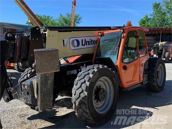JLG 1055 Teleskopski viličari