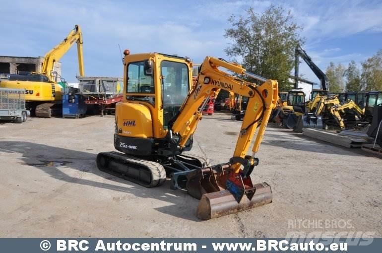 Hyundai R25Z-9AK Mini bageri <7t