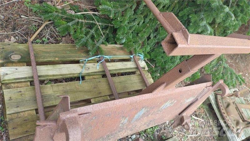  Ålø Priključci za prednji utovarivač