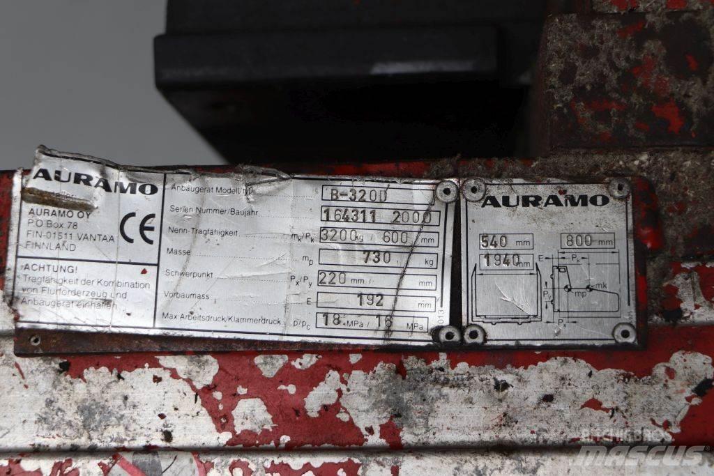 Auramo B-320D Hvataljke za bale