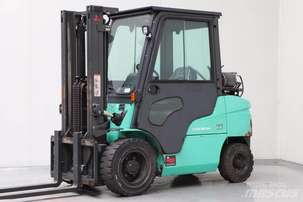 Mitsubishi FG30NT Plinski viličari