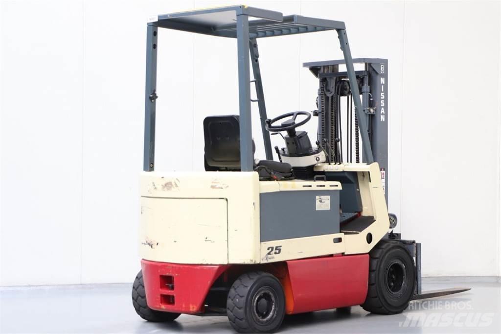 Nissan UM02L25U Električni viličari