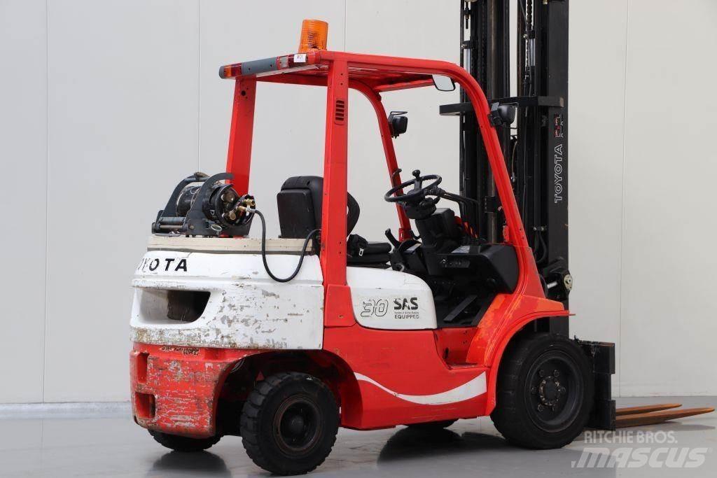 Toyota 02-7FGF30 Plinski viličari