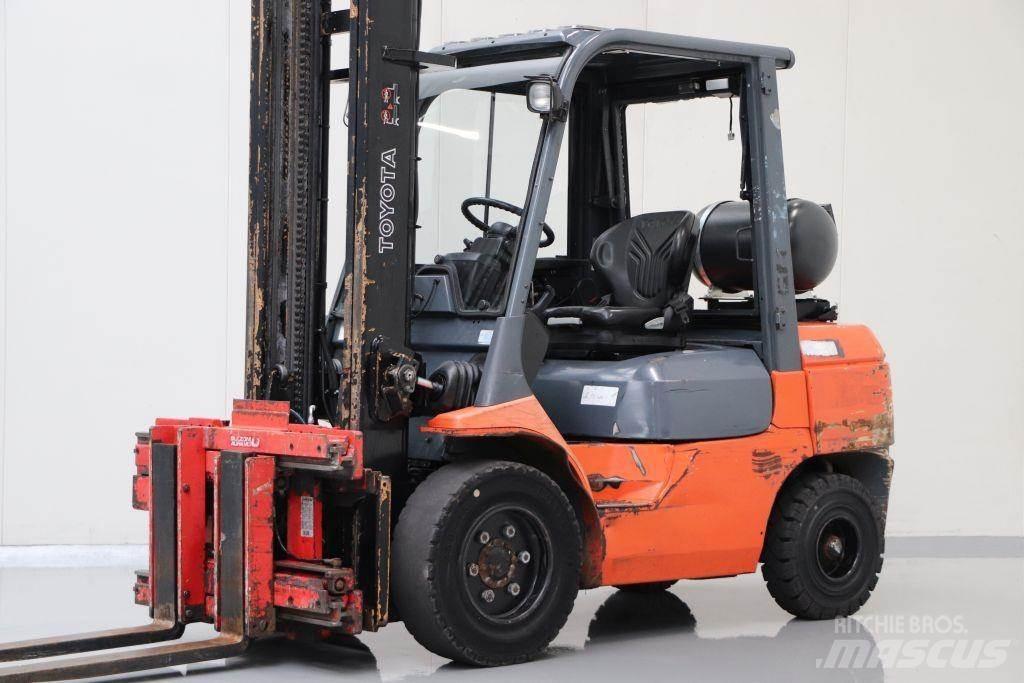 Toyota 02-7FGJF35 Plinski viličari
