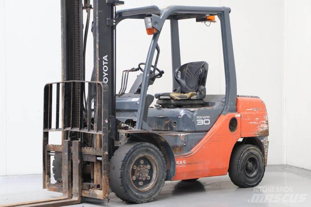 Toyota 02-8FDF30 Dizelski viličari